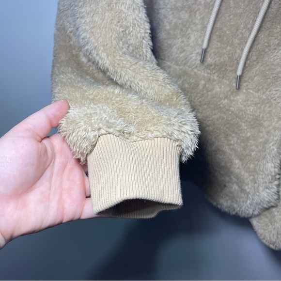 H&M Women’s Beige Teddy Fleece Pullover Hoodie Size L Cozy comfy Soft loungewear - Picture 6 of 9